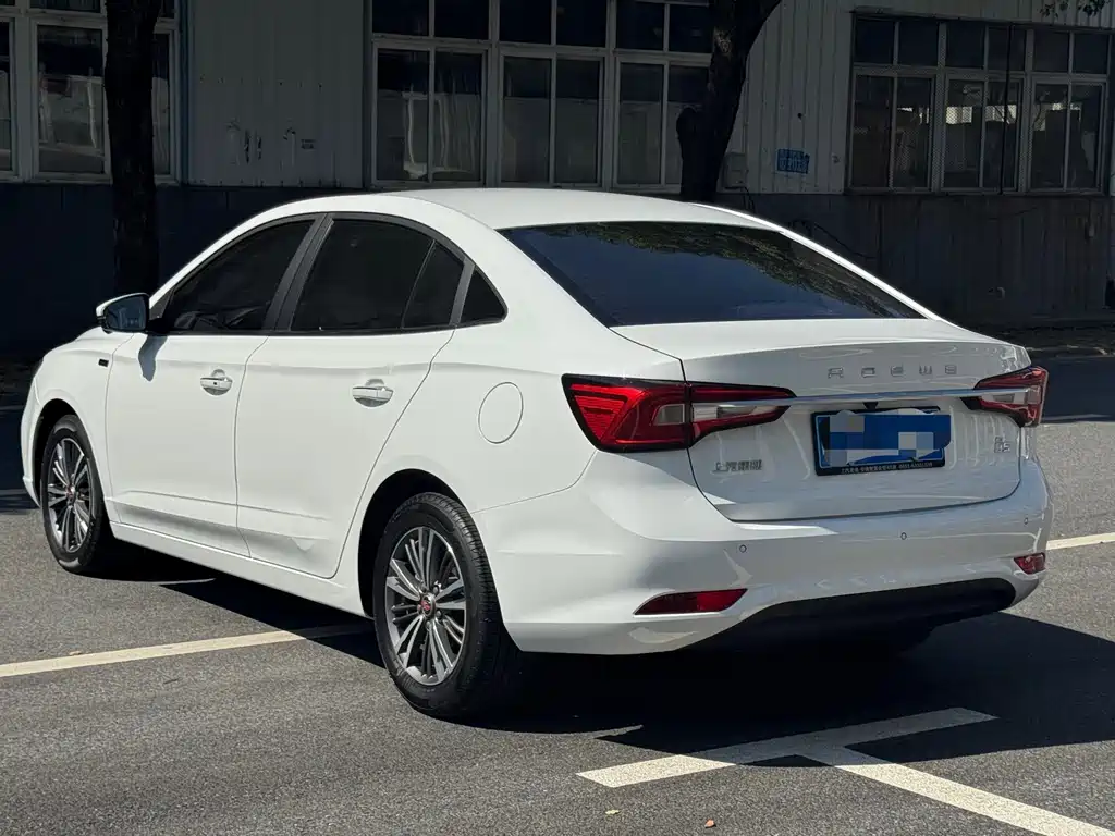 Roewe i5 — фото 5