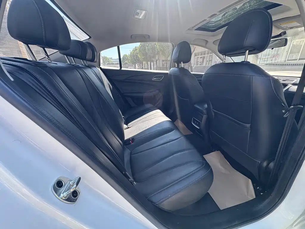 Roewe i5 — фото 9