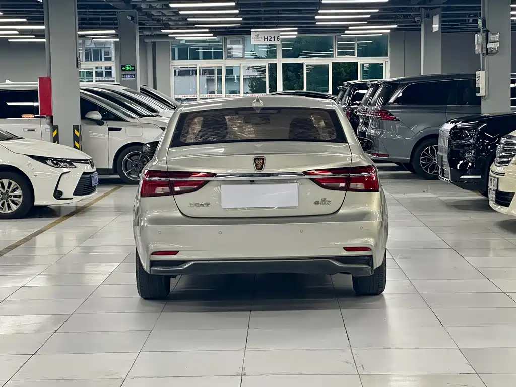 Roewe i6 New Energy — фото 8