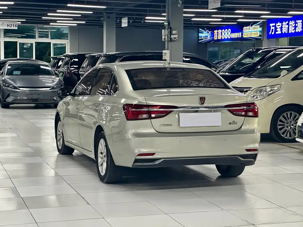 Roewe i6 New Energy — фото 9