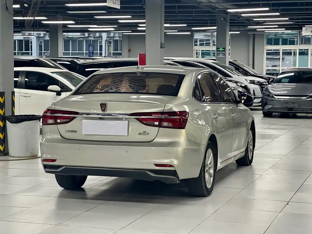 Roewe i6 New Energy — фото 10
