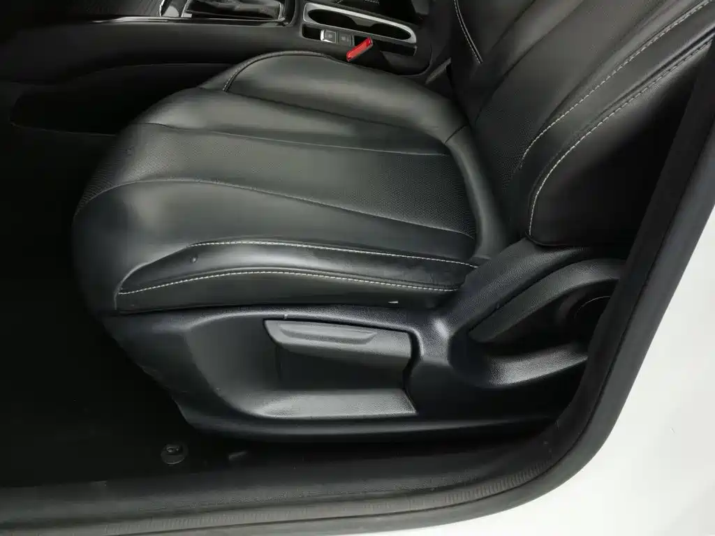 Roewe i5 — фото 20