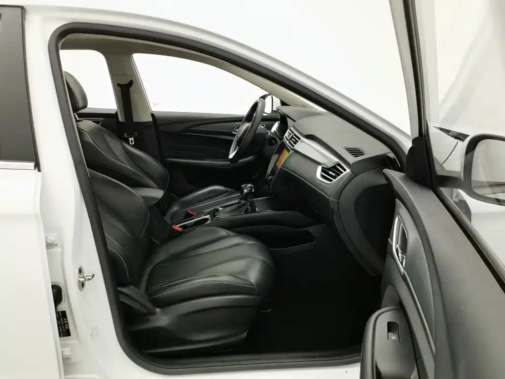 Roewe i5 — фото 23