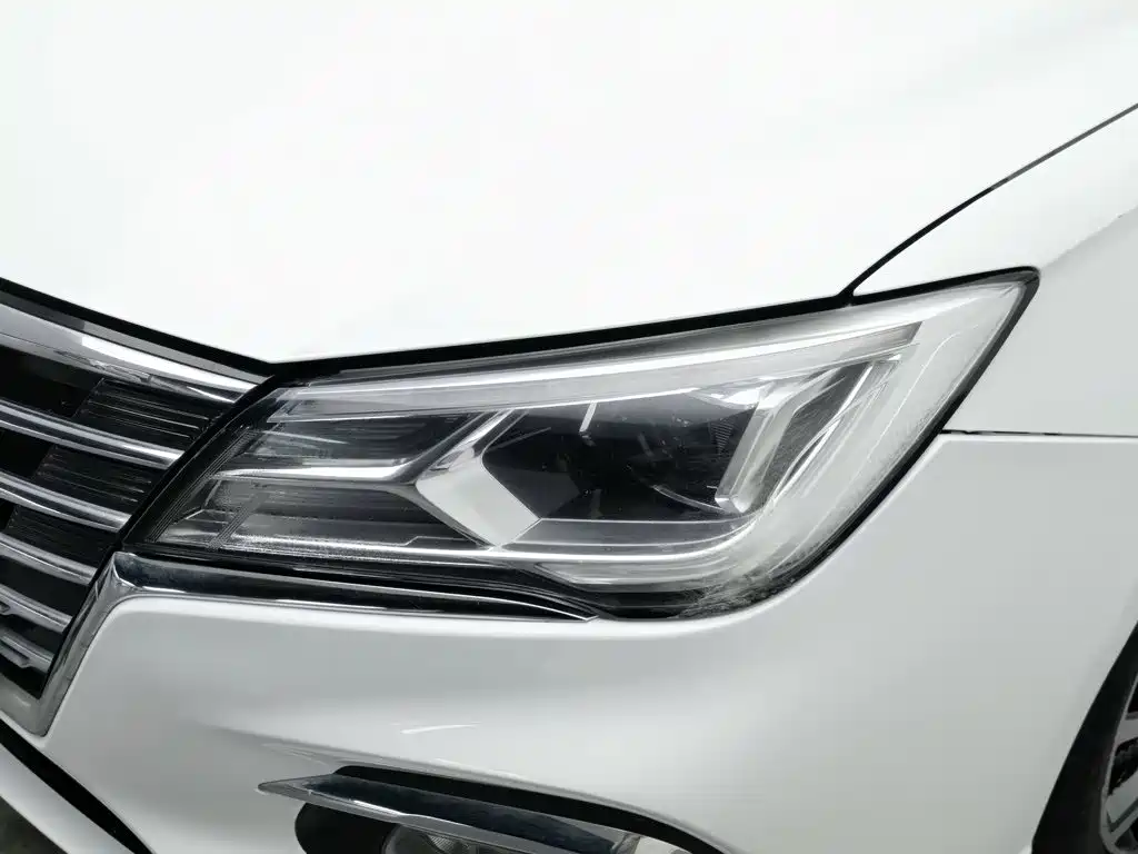 Roewe i5 — фото 7
