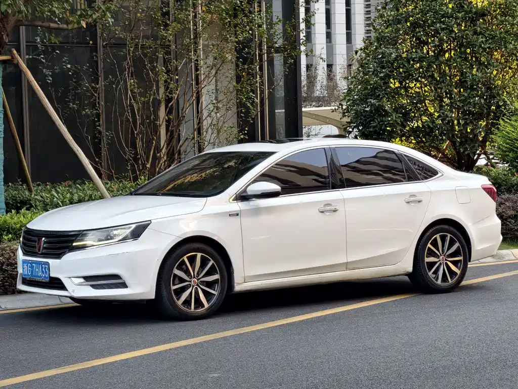 Roewe i6 Classic — фото 15