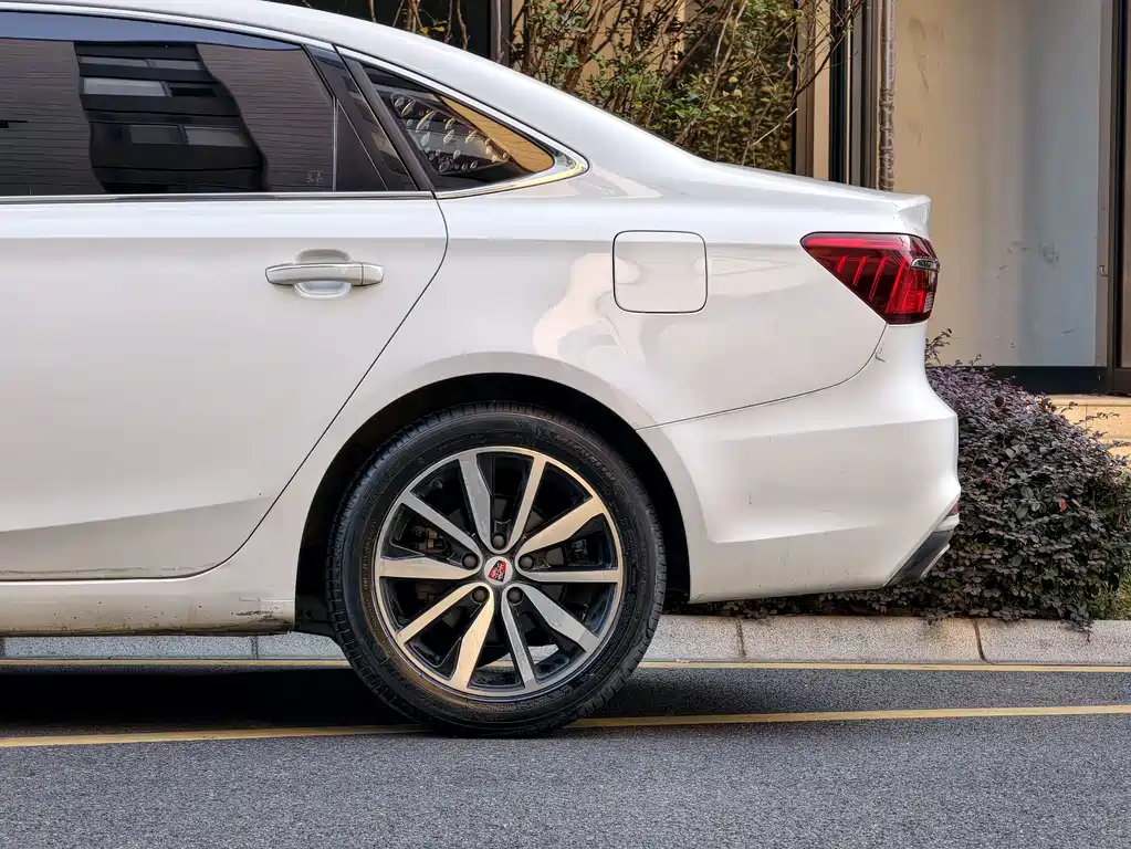 Roewe i6 Classic — фото 6