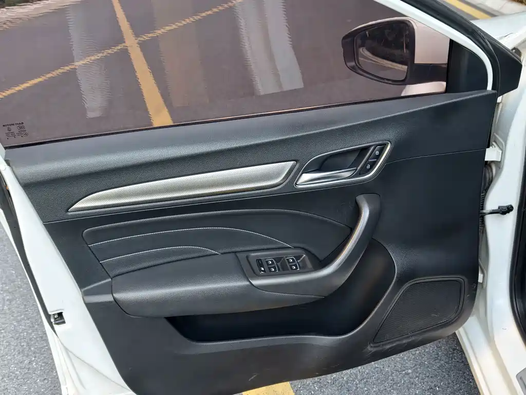 Roewe i6 Classic — фото 10