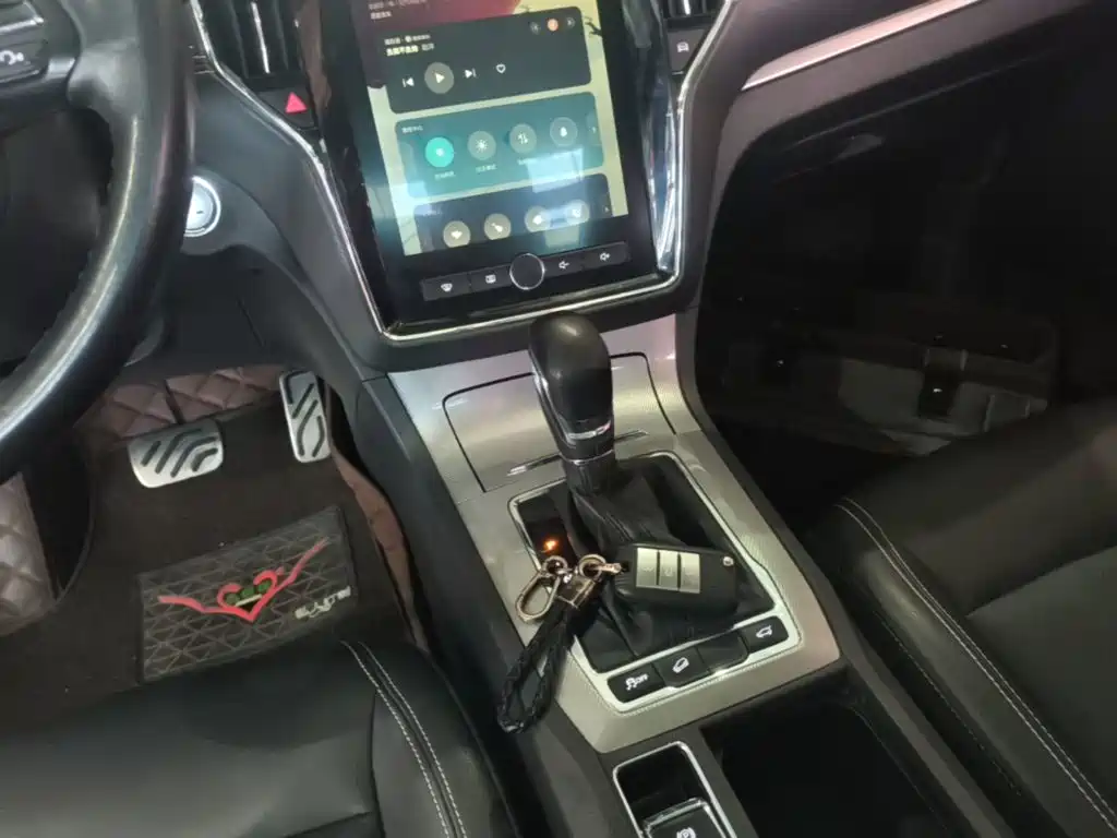 Roewe RX5 — фото 14