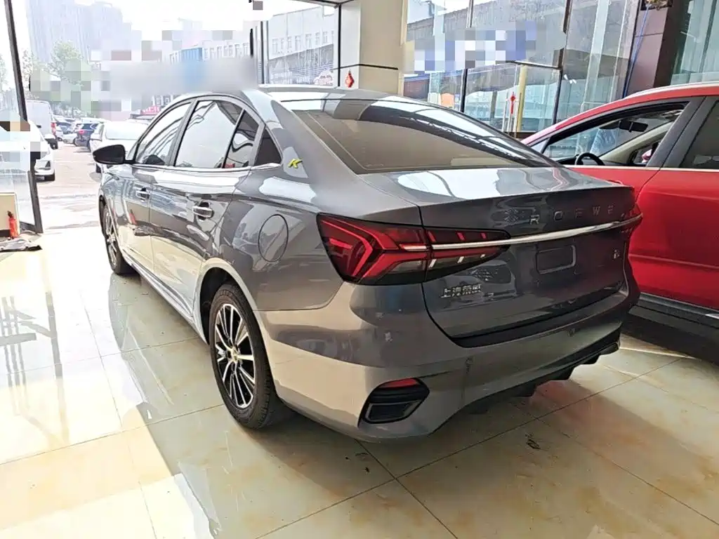 Roewe i5 — фото 5