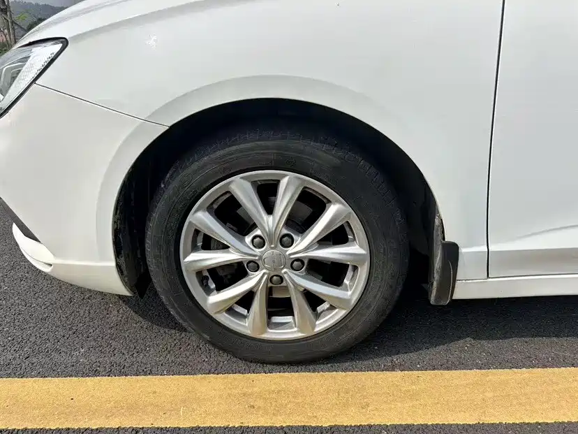 Roewe i5 — фото 18