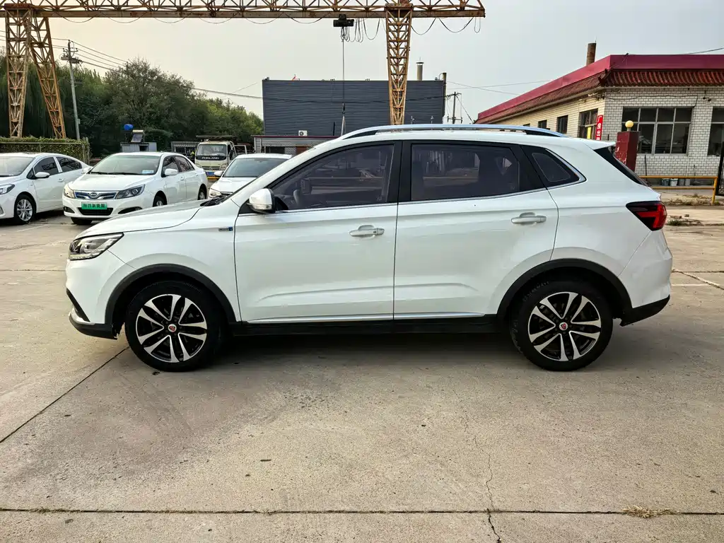 Roewe RX3 — фото 4