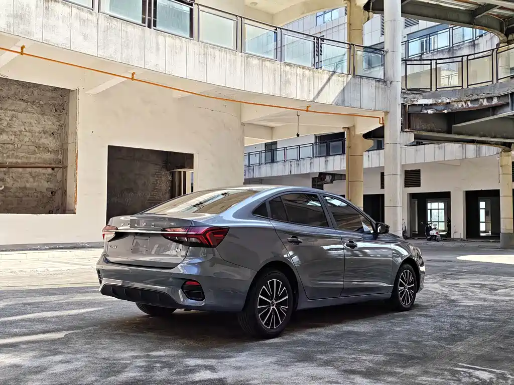 Roewe i5 — фото 6
