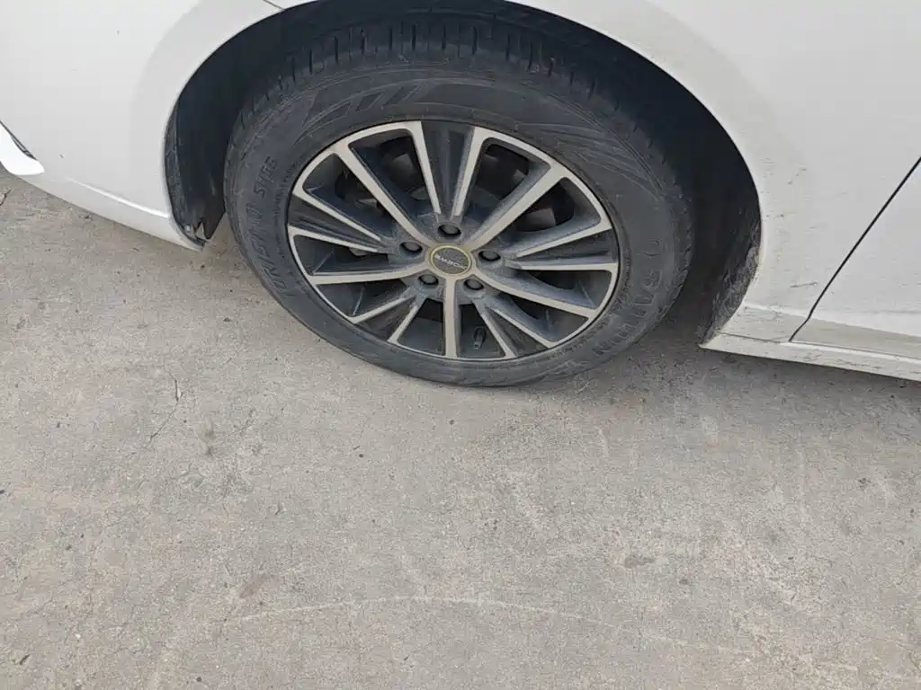 Roewe i5 — фото 23