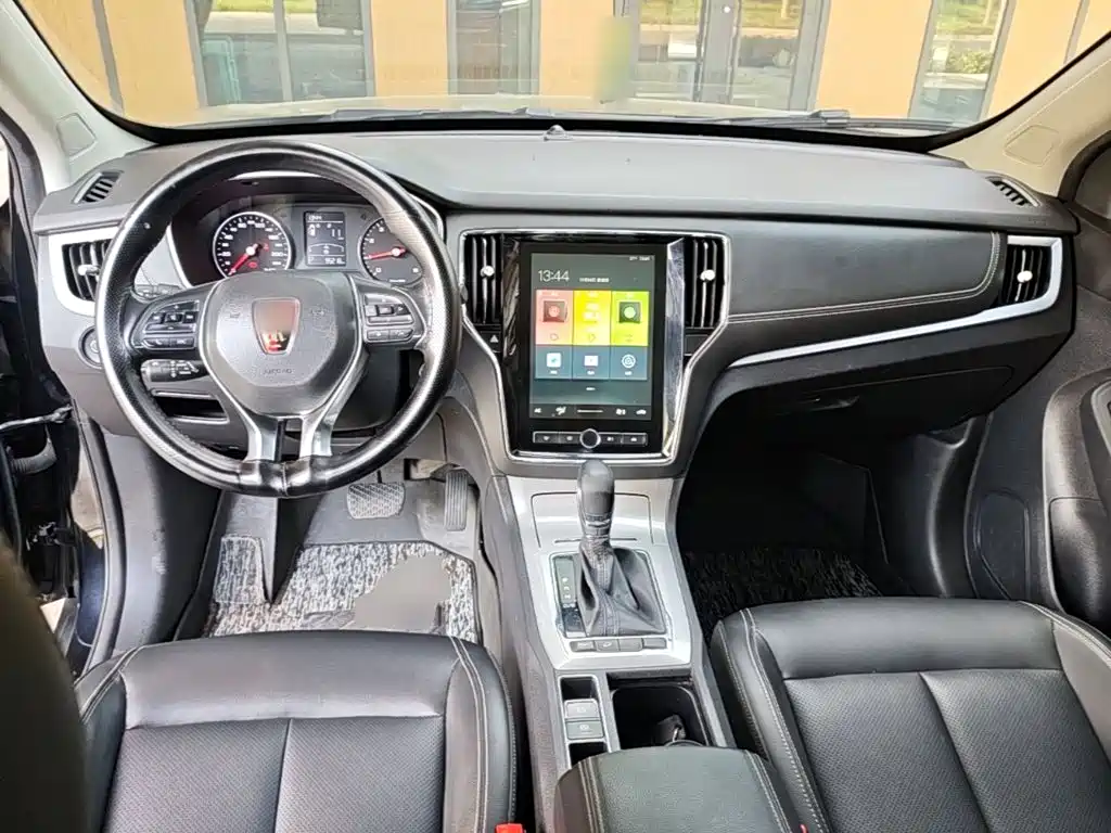 Roewe RX5 — фото 10