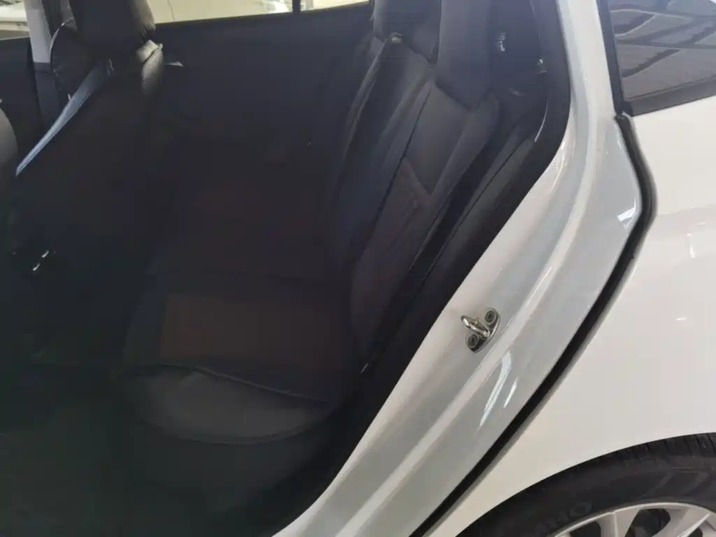 Roewe i5 — фото 17