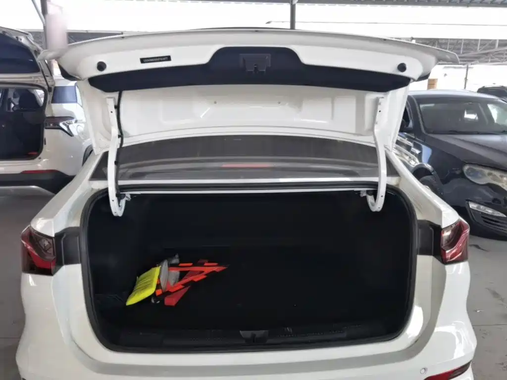 Roewe i5 — фото 19