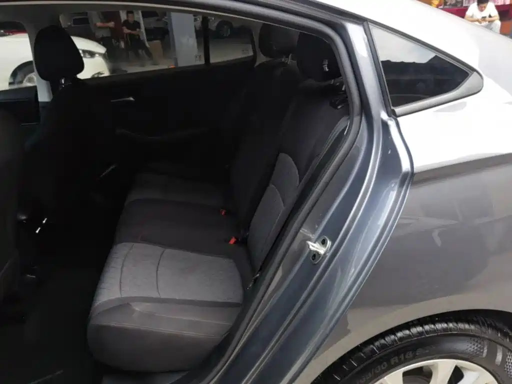 Roewe i5 — фото 17