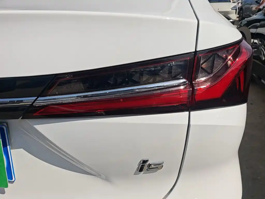 Roewe i5 — фото 8