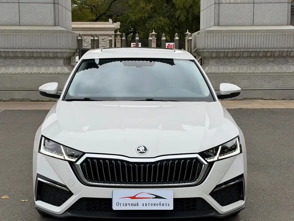Skoda Octavia — фото 2