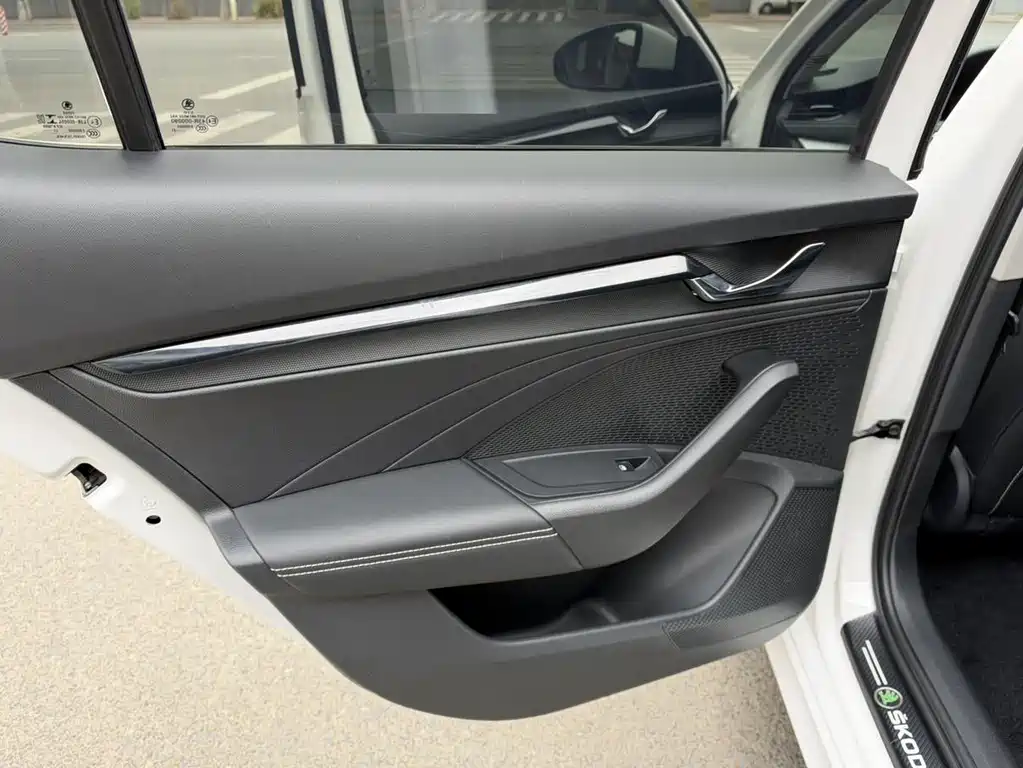 Skoda Octavia — фото 13