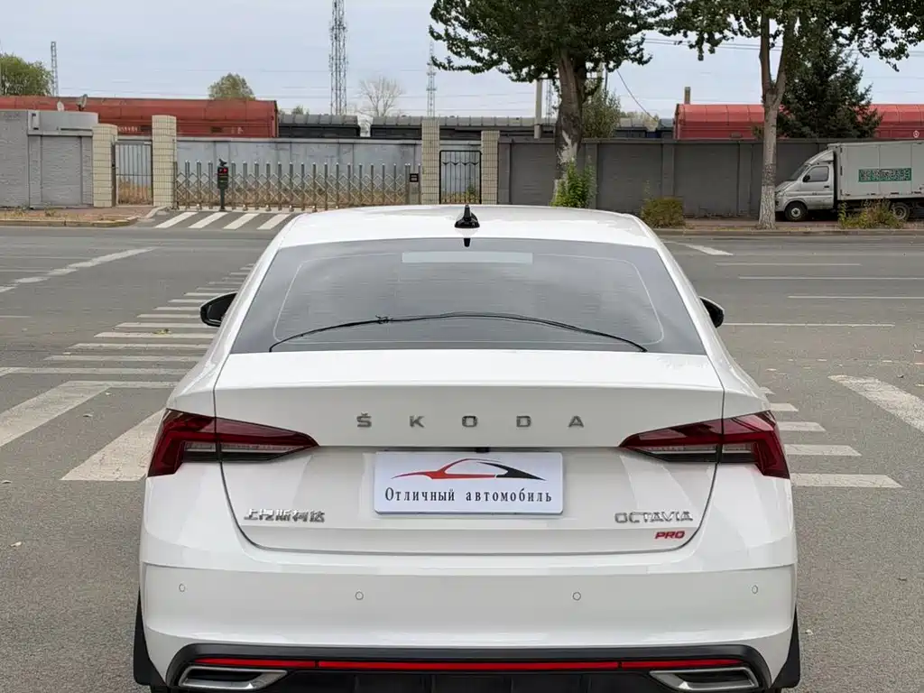 Skoda Octavia — фото 5