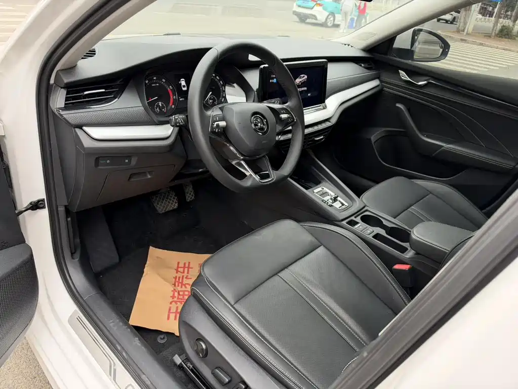 Skoda Octavia — фото 7