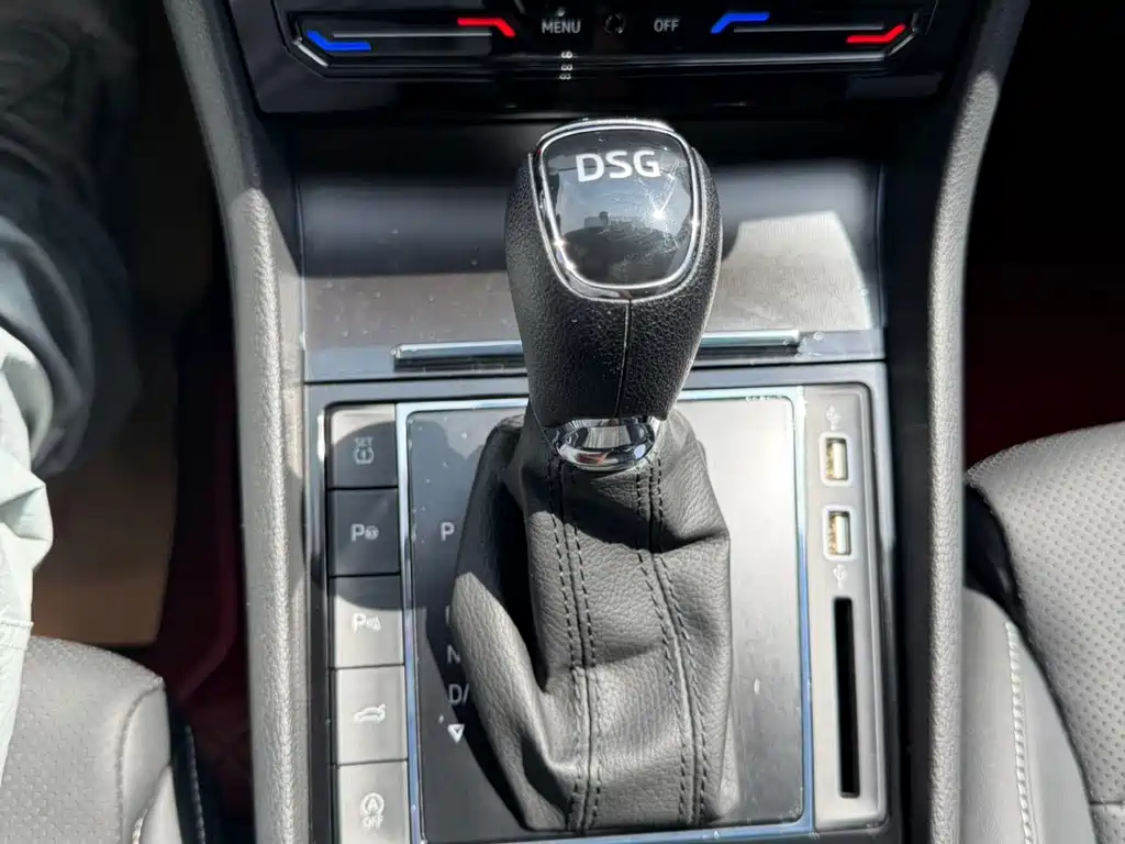 Skoda Superb — фото 17