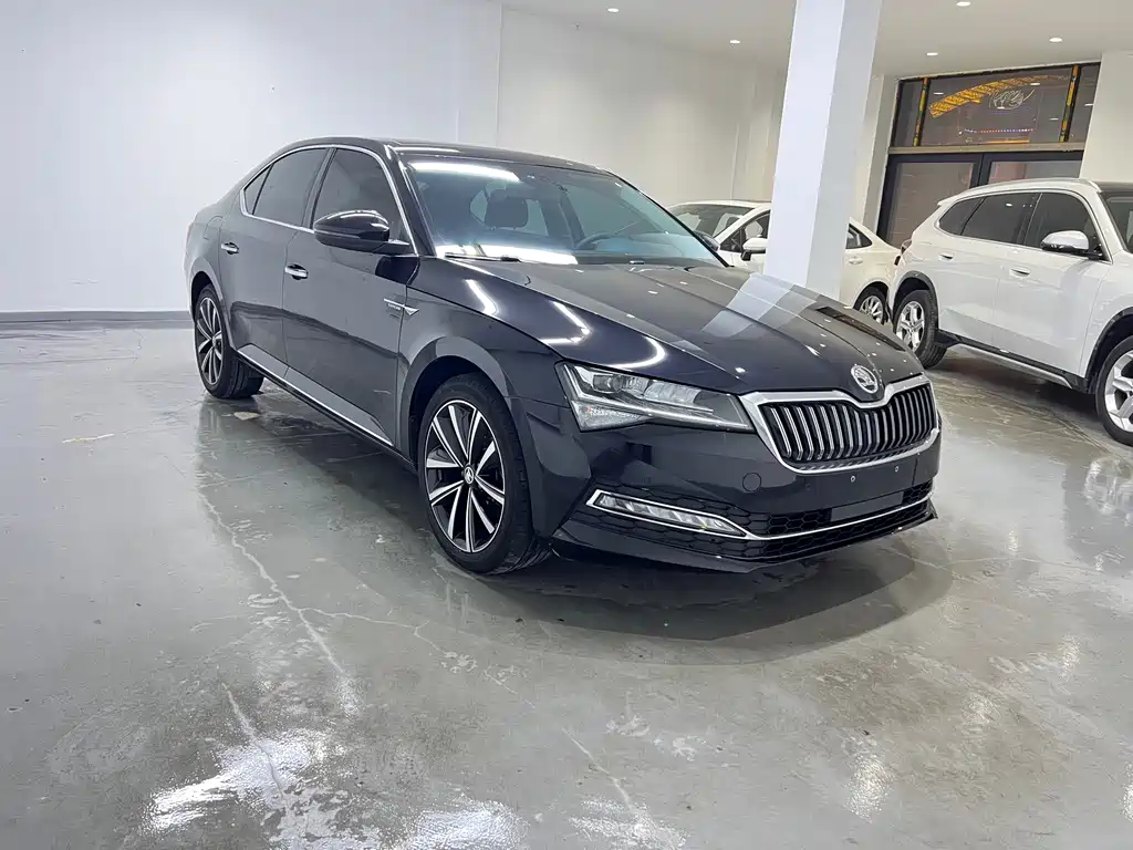 Skoda Superb — фото 2