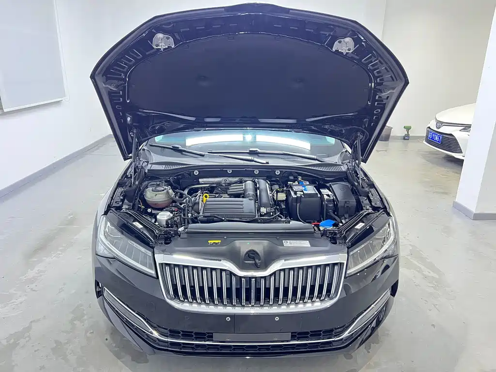 Skoda Superb — фото 13