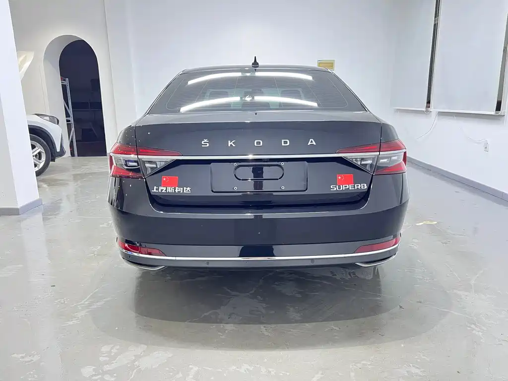 Skoda Superb — фото 4