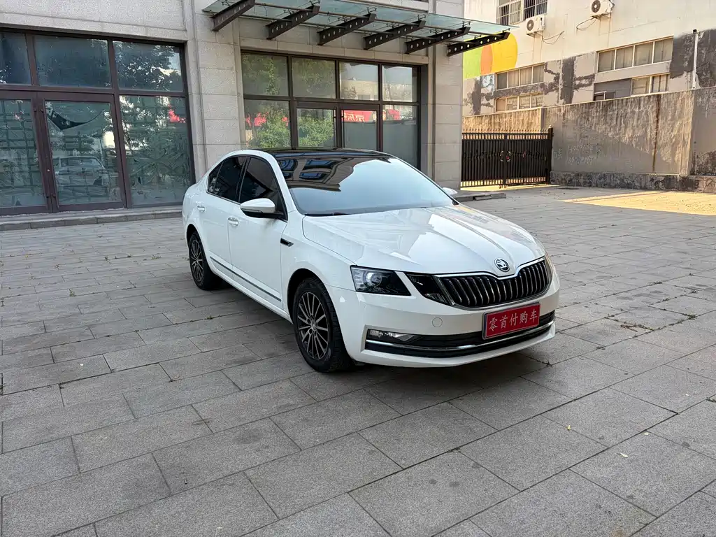 Skoda Octavia — фото 3
