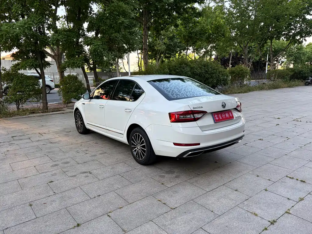 Skoda Octavia — фото 6