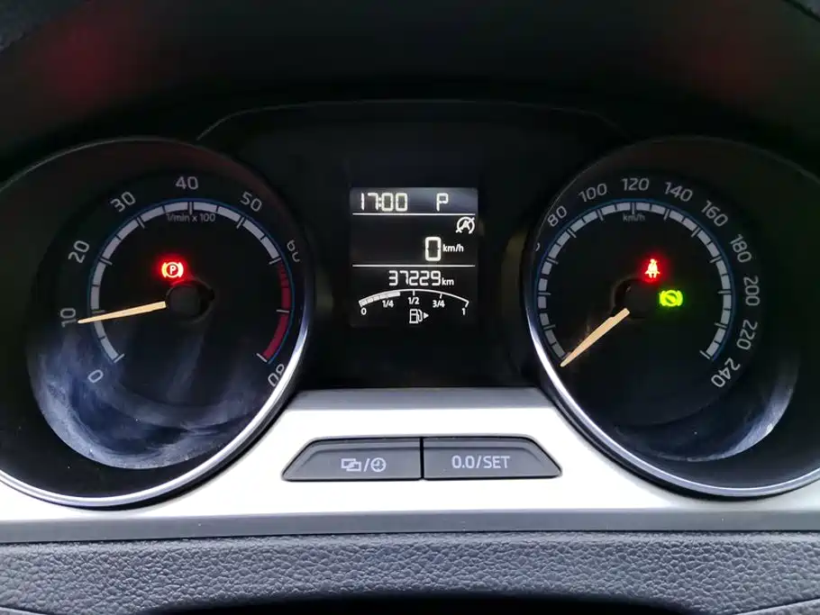 Skoda Rapid — фото 14