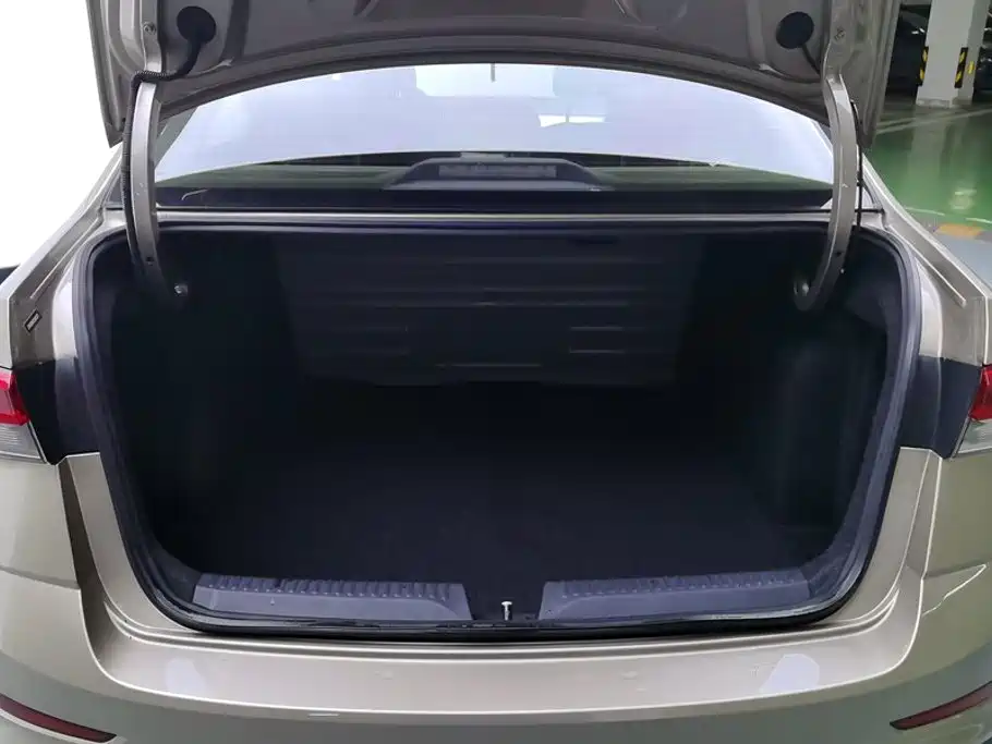 Skoda Rapid — фото 4