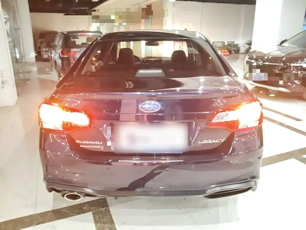 Subaru Legacy — фото 6