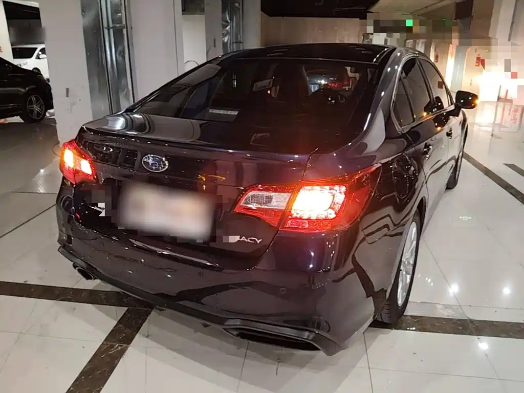 Subaru Legacy — фото 7