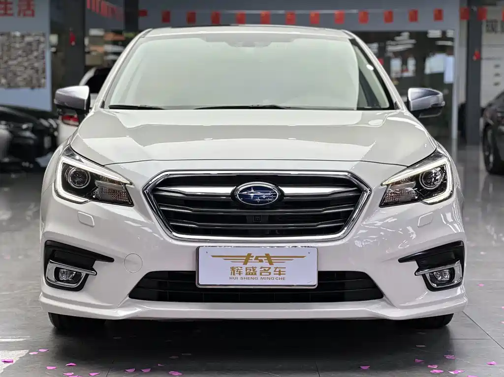 Subaru Legacy — фото 2