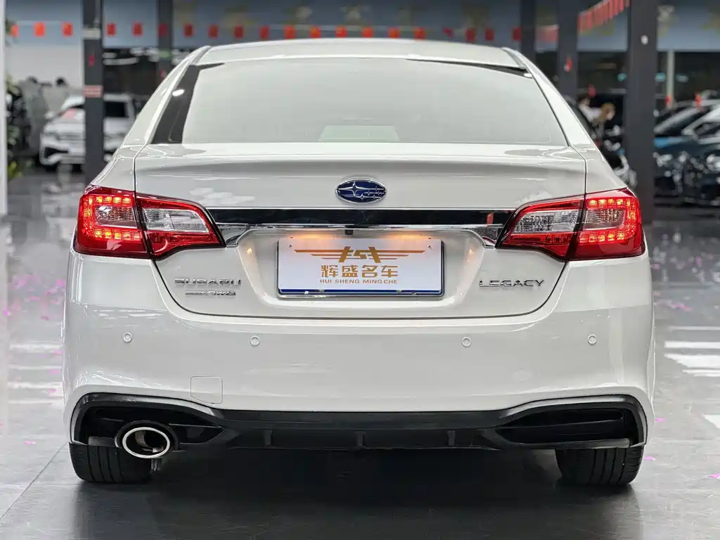 Subaru Legacy — фото 3