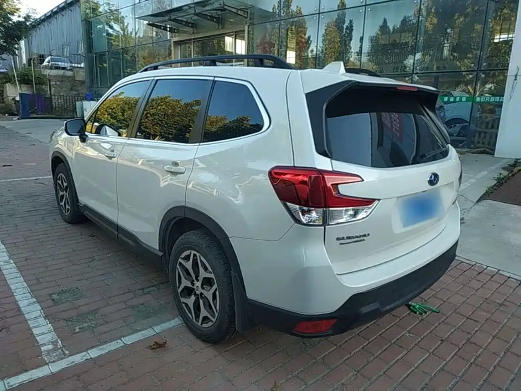 Subaru Forester — фото 5
