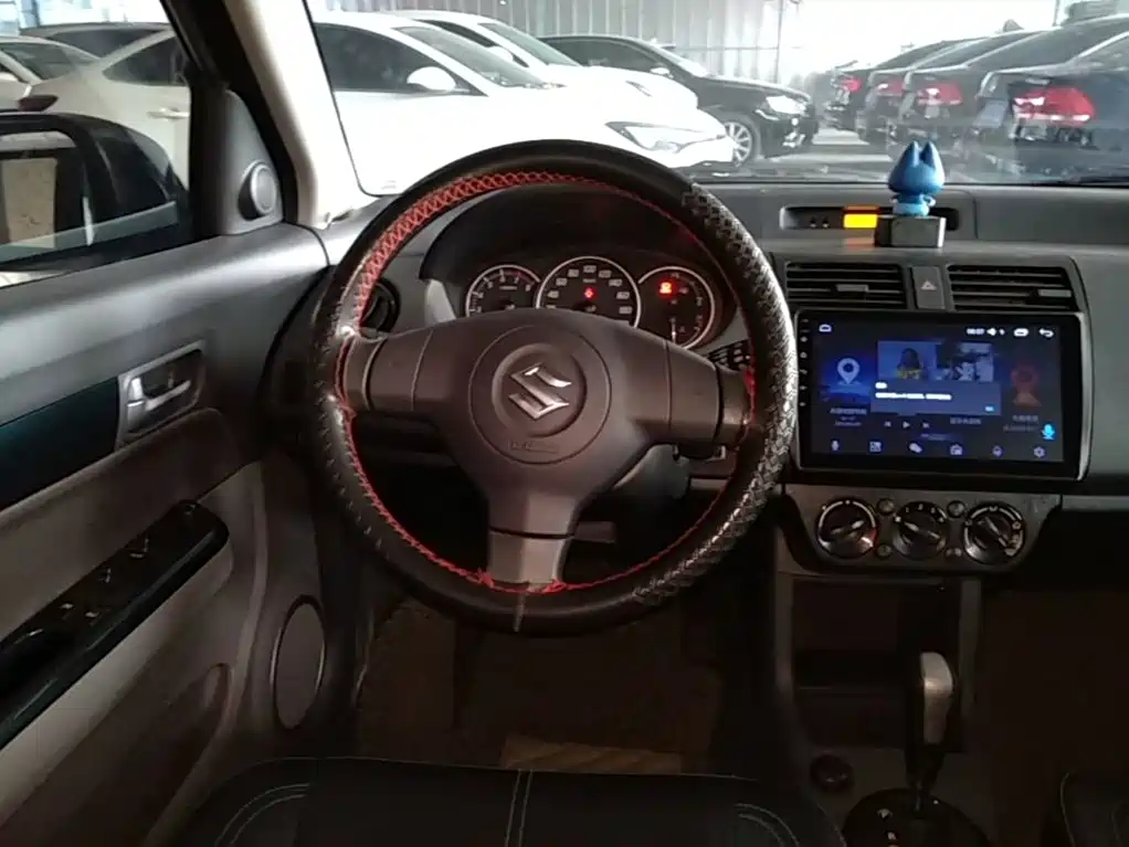 Suzuki Swift — фото 11