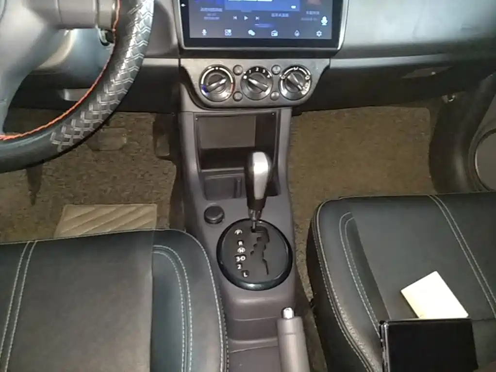 Suzuki Swift — фото 14