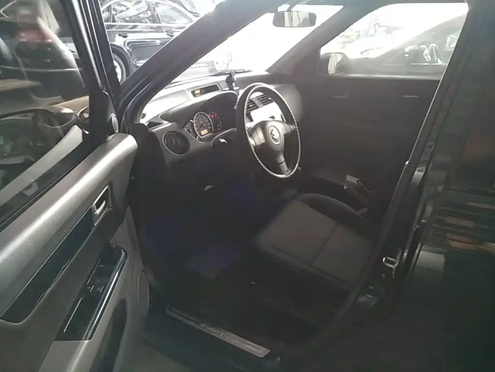 Suzuki Swift — фото 15