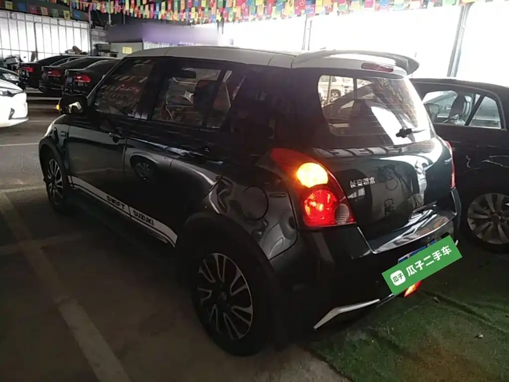 Suzuki Swift — фото 5