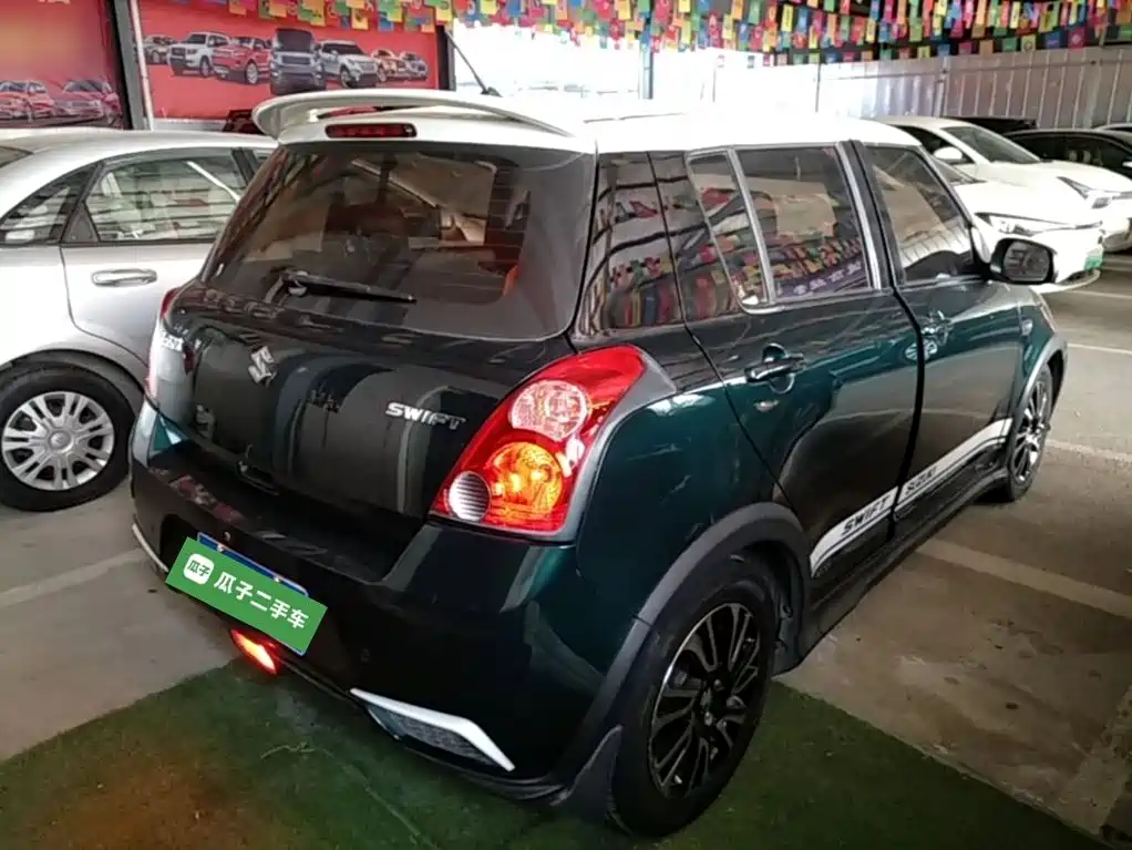 Suzuki Swift — фото 7