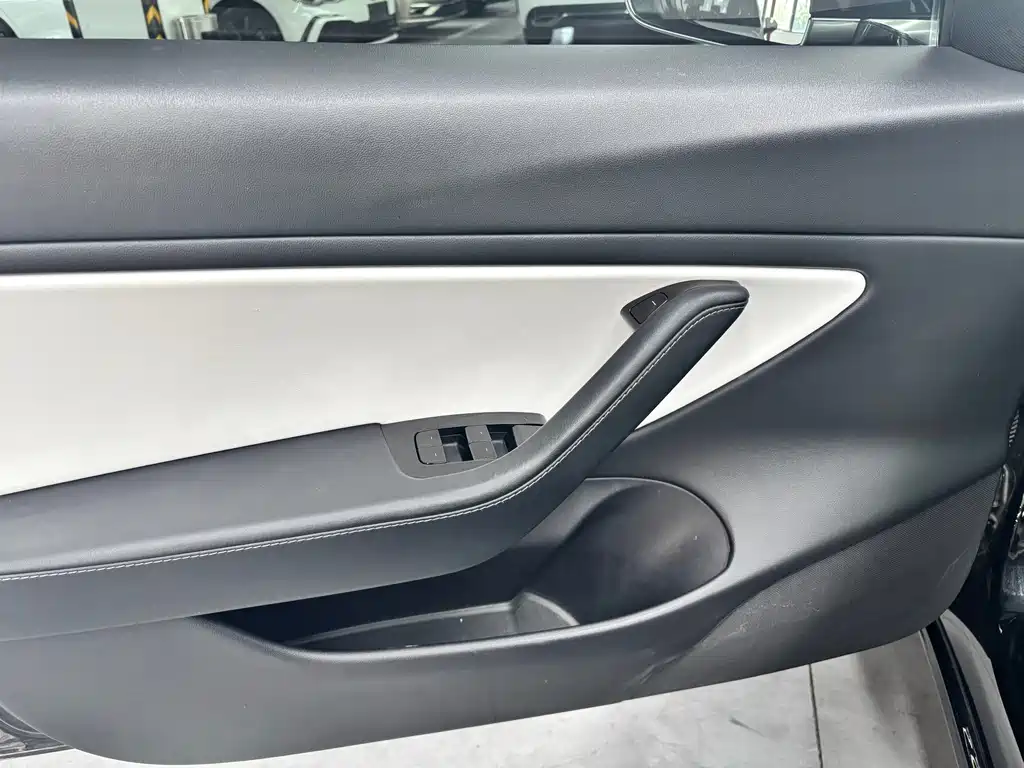 Tesla Model 3 — фото 5