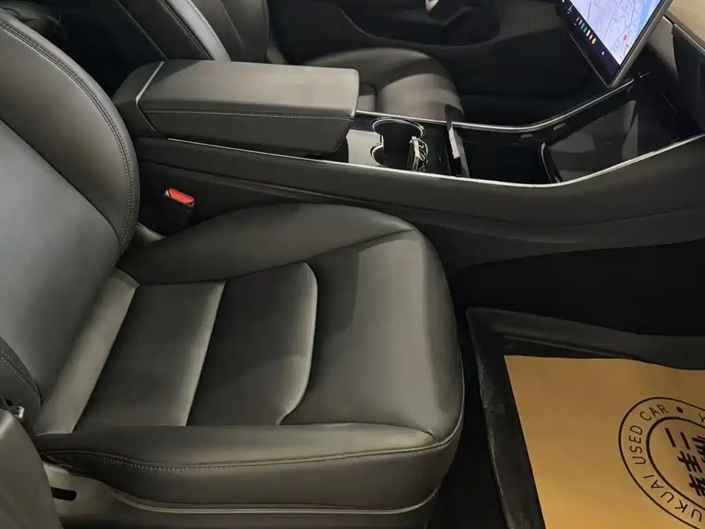 Tesla Model 3 — фото 11