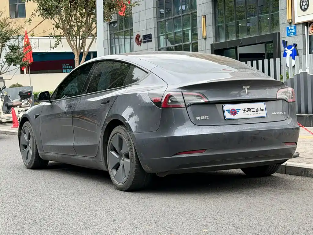 Tesla Model 3 — фото 4