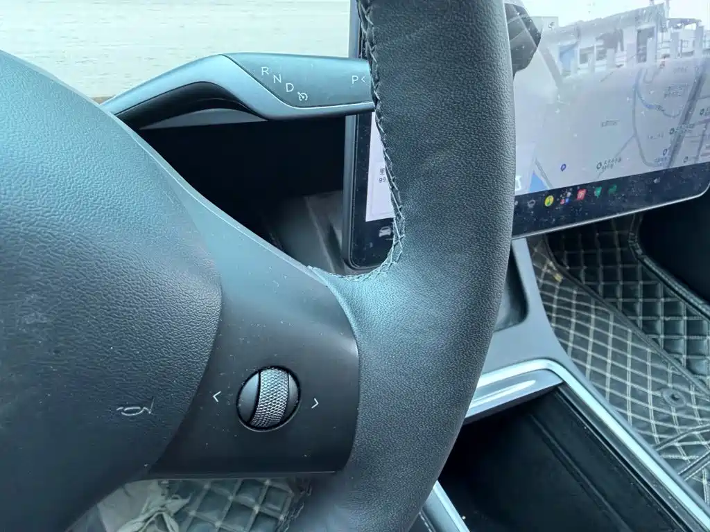 Tesla Model 3 — фото 10