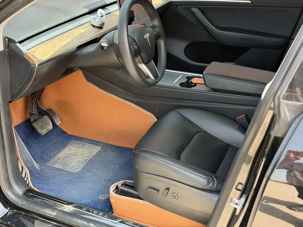 Tesla Model Y — фото 4
