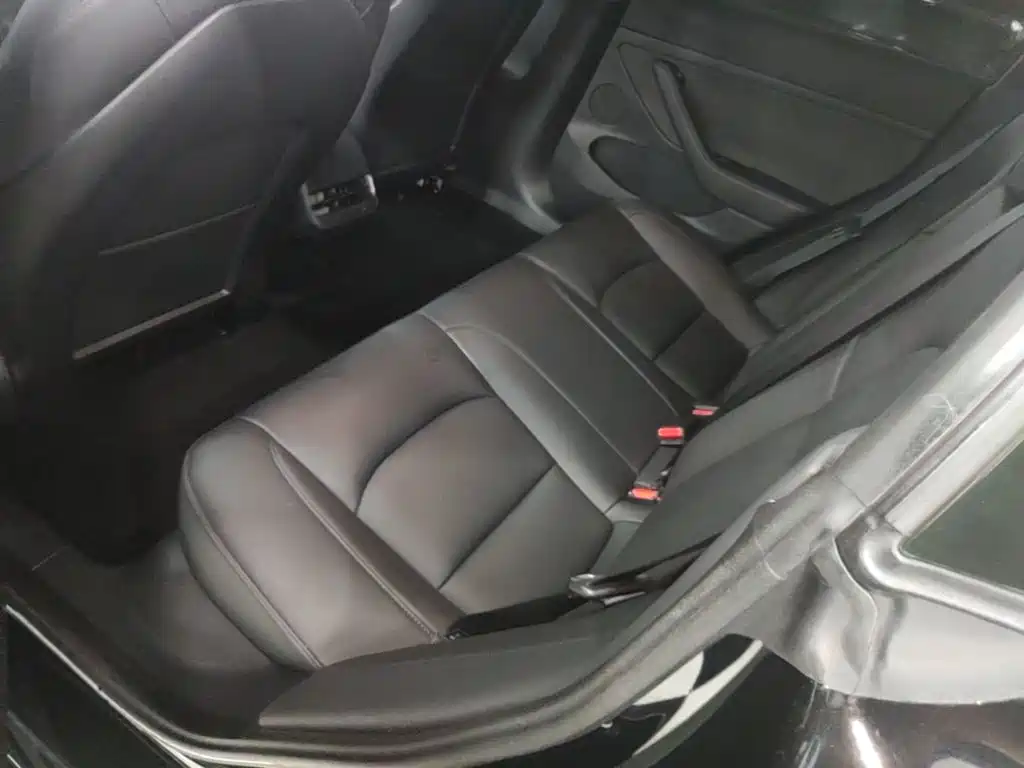 Tesla Model 3 — фото 17